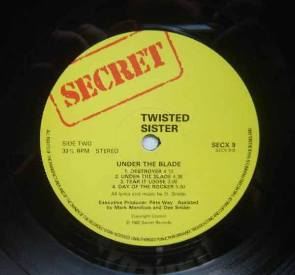 Twisted Sister : Under The Blade (LP, Album, Ast)