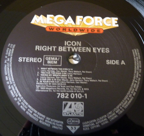 Icon (20) : Right Between The Eyes (LP, Album)